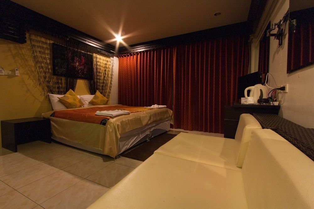 Hotel Cool Sea House Patong Exterior foto