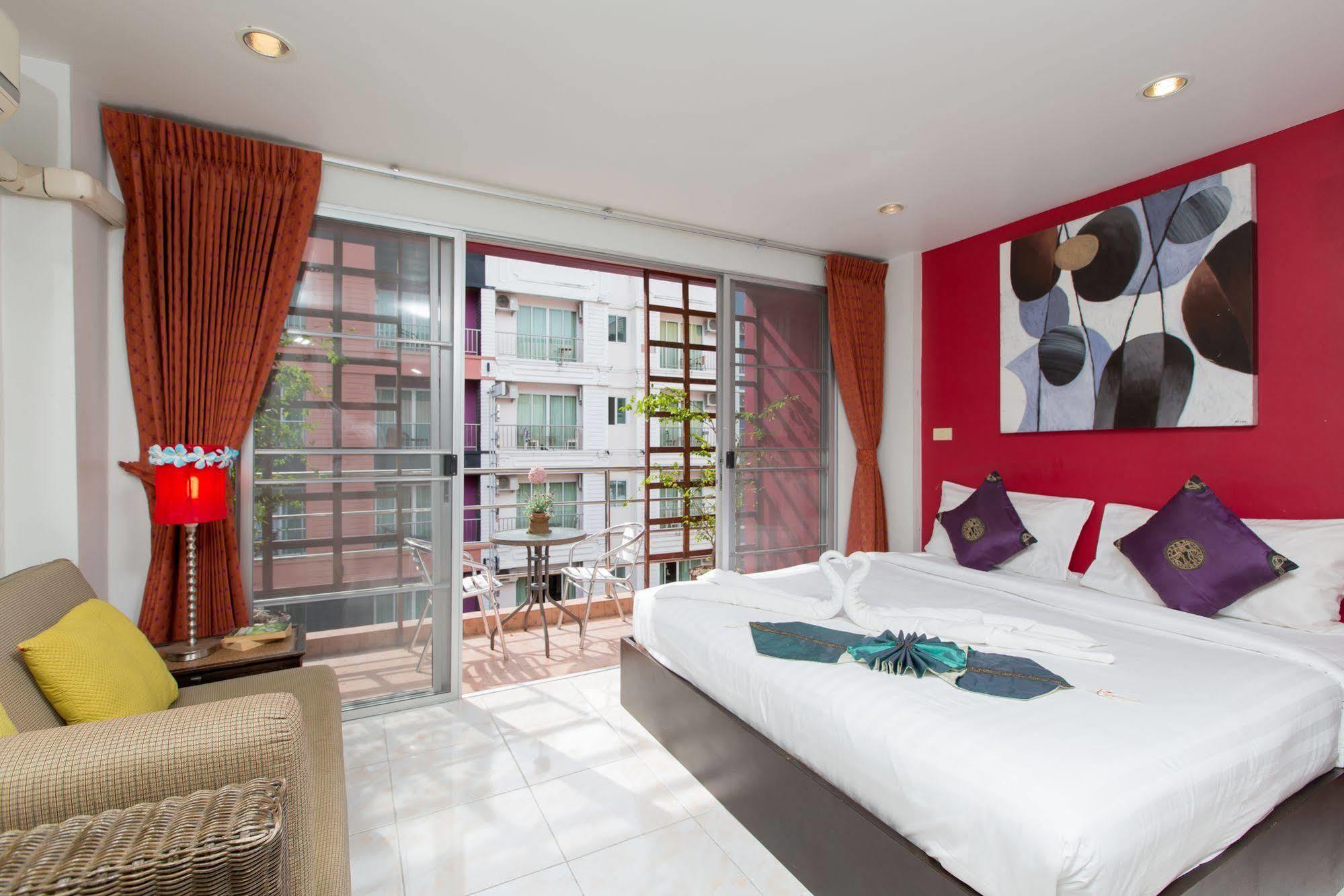 Hotel Cool Sea House Patong Exterior foto