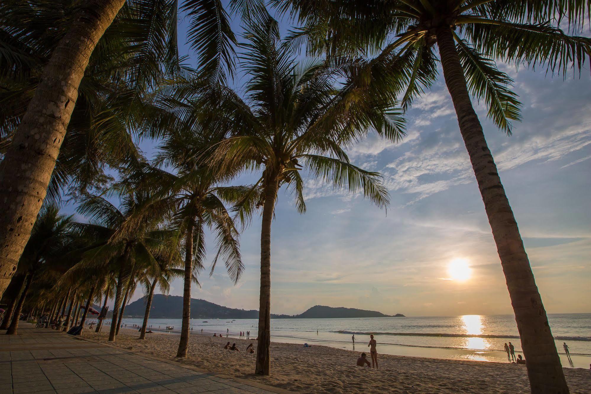 Hotel Cool Sea House Patong Exterior foto
